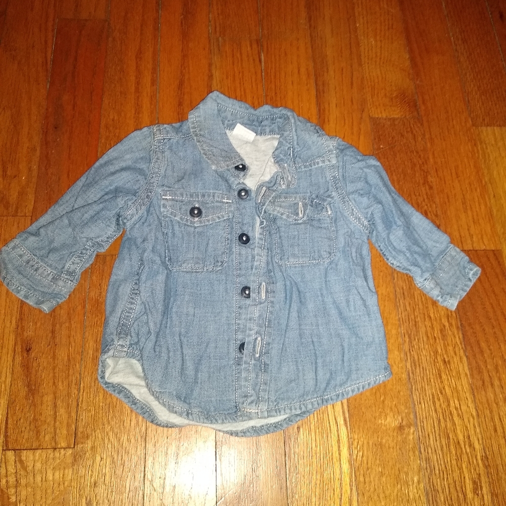 Baby gap shirt